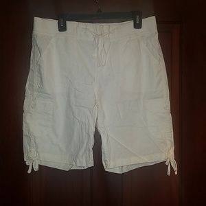 White bermuda shorts